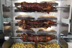 Cochon-a-la-broche-Vosges-Au-cochon-de-lait-3