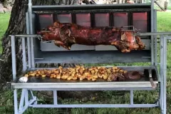 Cochon-a-la-broche-Vosges-Au-cochon-de-lait-4